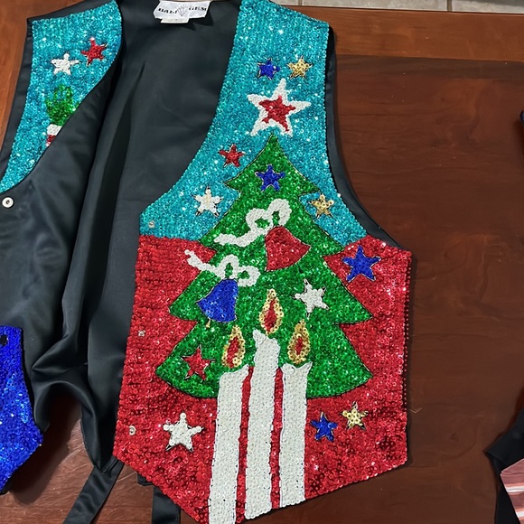 Santa sequin vest - Picture 8 of 10